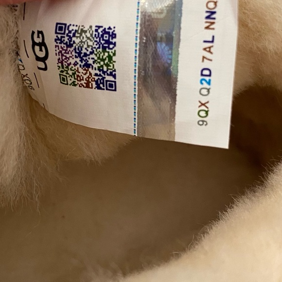 NEW UGG Classic Ultra Mini Boots Chestnut Kid’s 5 6 (Will Fit A Women’s 7 8) - Picture 9 of 16